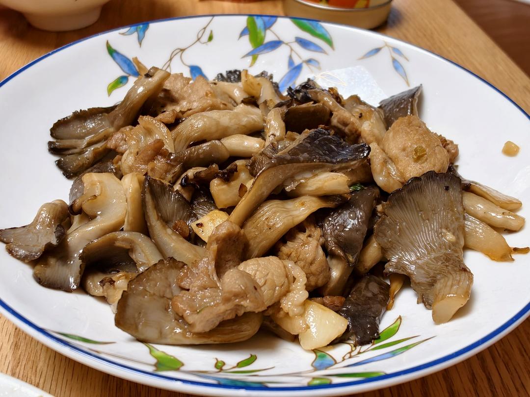 平菇炒肉