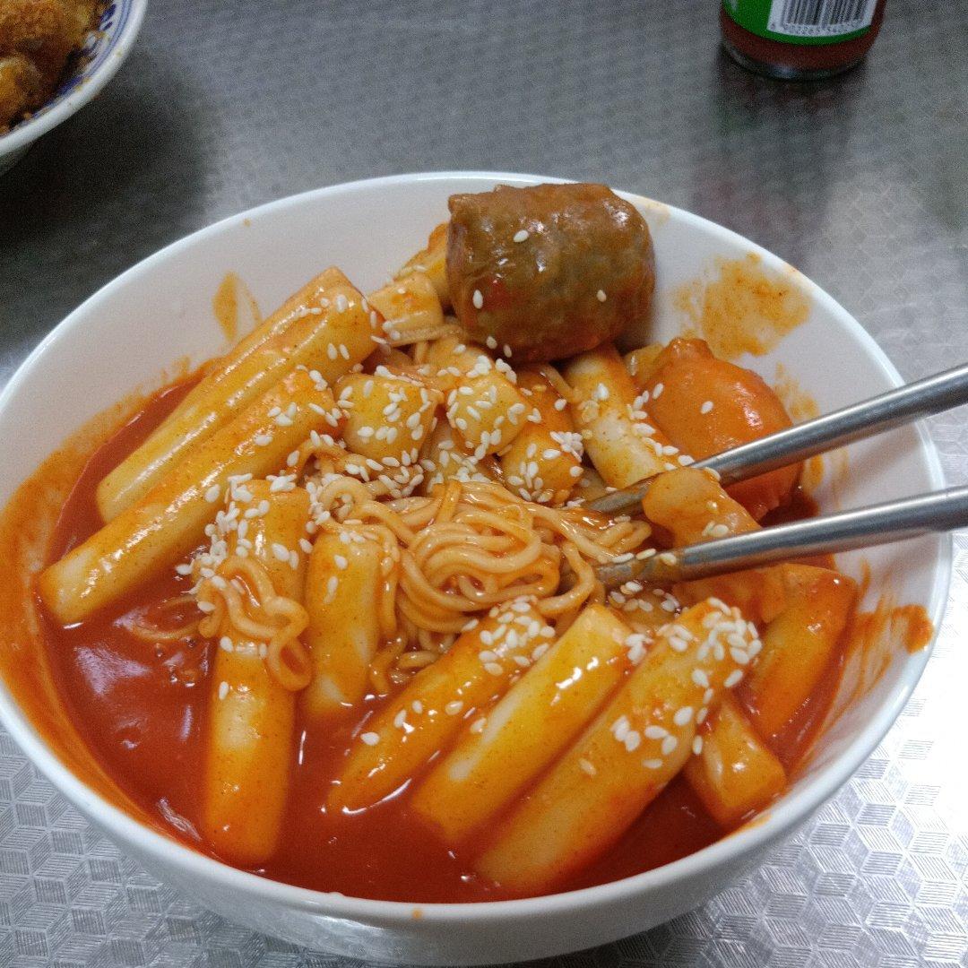 韩国经典料理——辣炒年糕