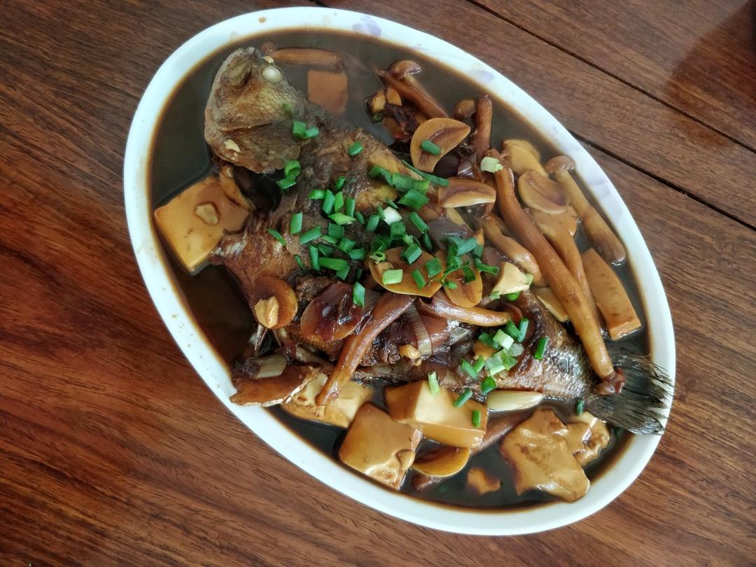 红烧鲈鱼