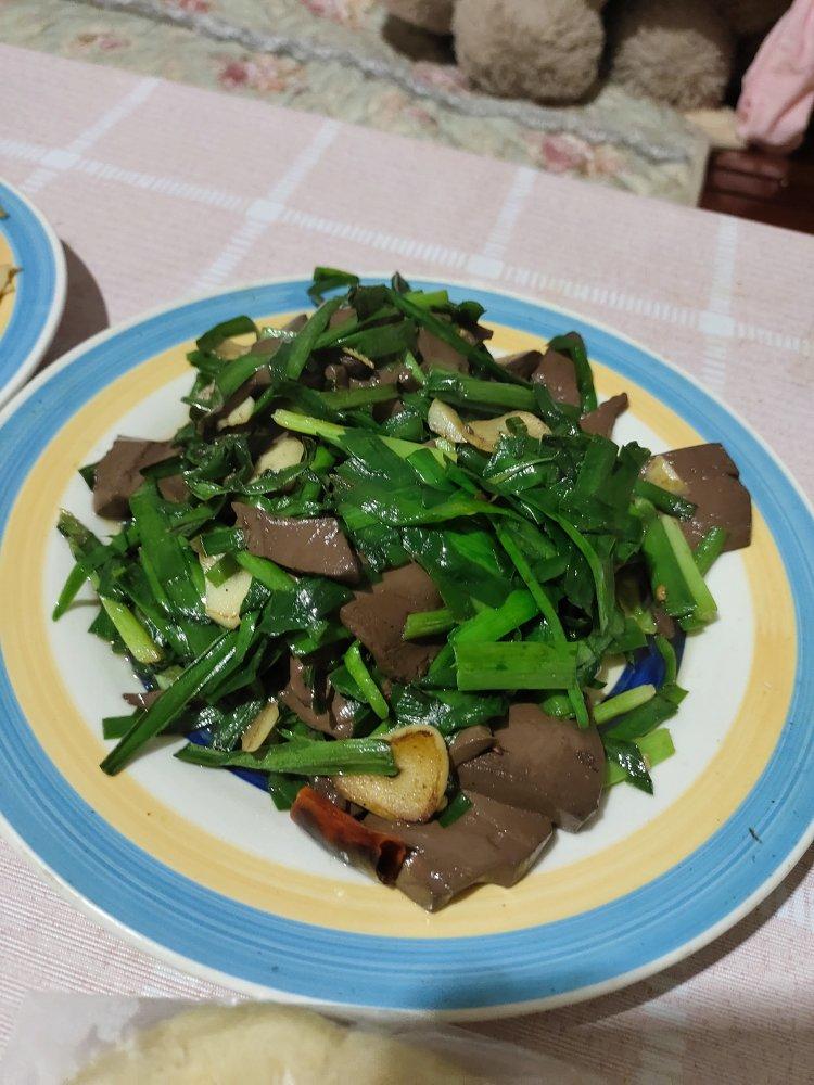 家常韭菜炒鸭血（猪血）