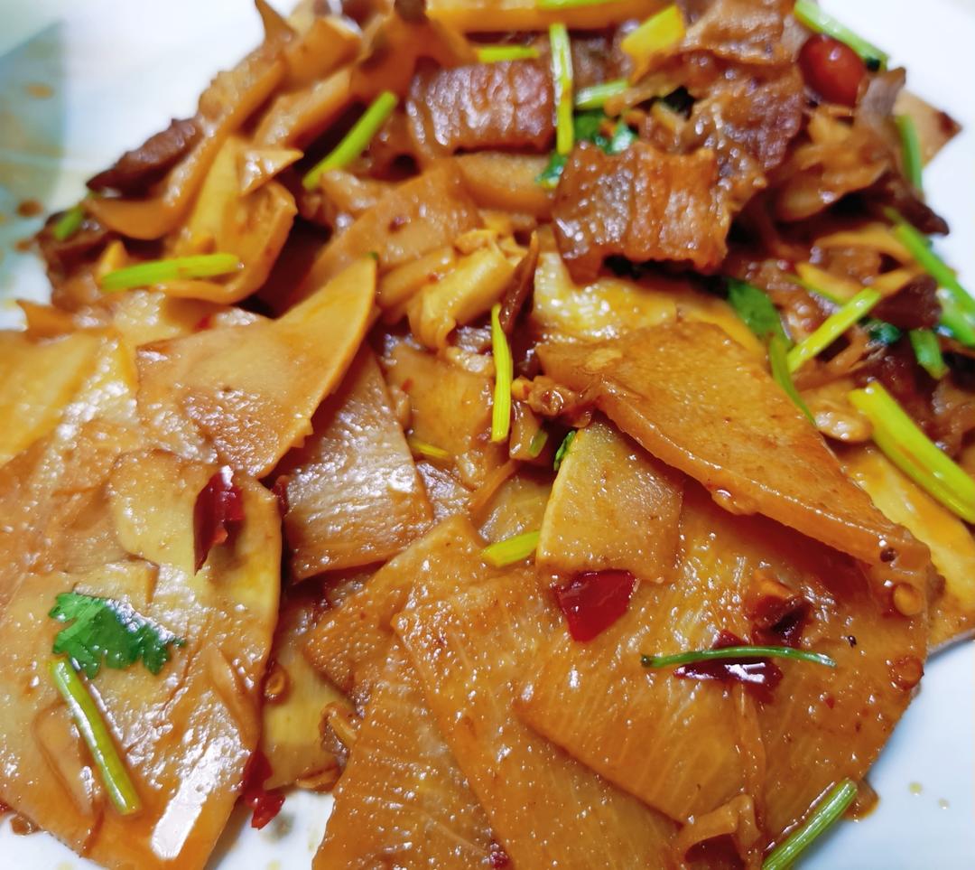下饭神器～酸笋五花肉