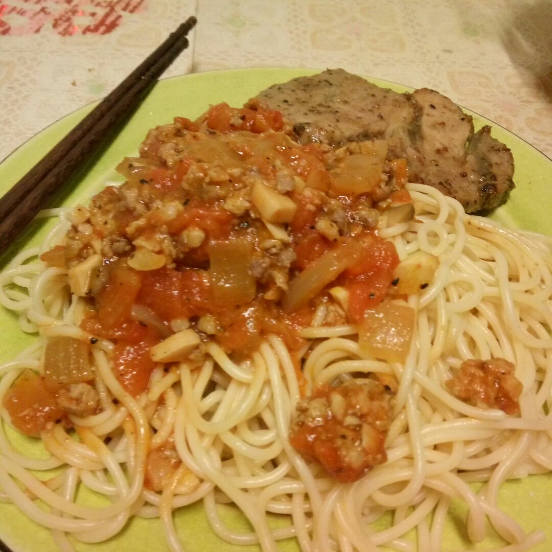 蕃茄蘑菇肉酱意大利面