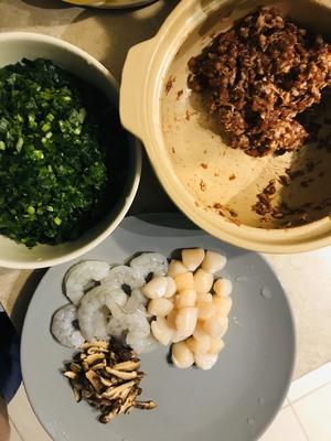 美味饺子🥟的奥义— 猪肉鲜虾香菇瑶柱韭菜饺子的做法 步骤1