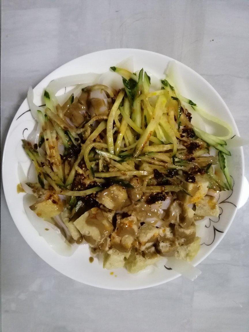 自制洗面版凉皮，弹性十足，零失败