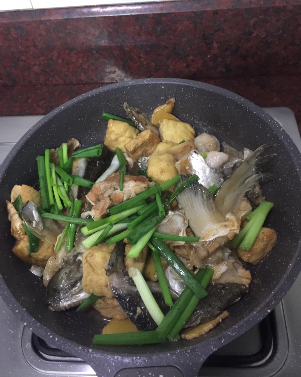 姜葱三文鱼头煲