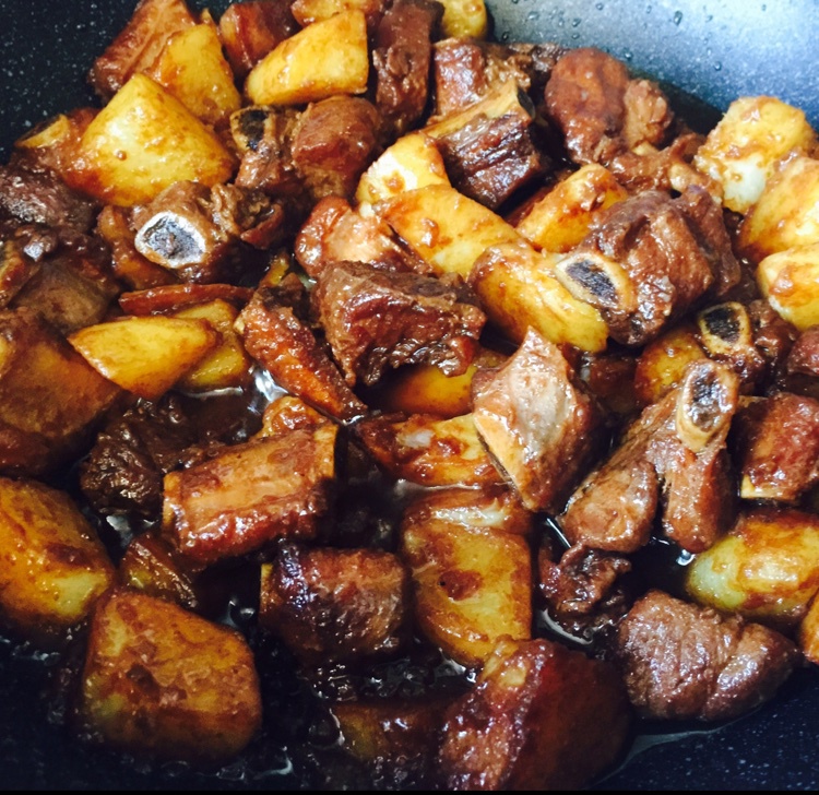 川味土豆烧排骨