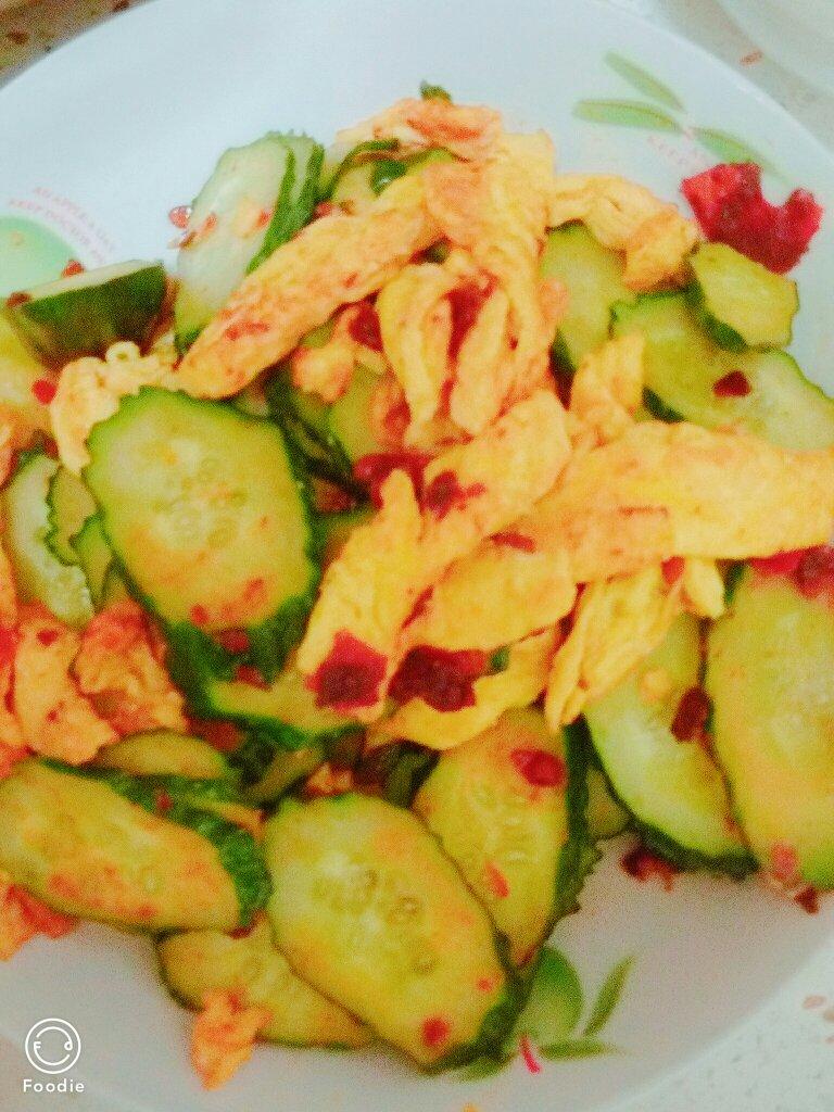 夏天来了--鸡蛋黄瓜凉菜