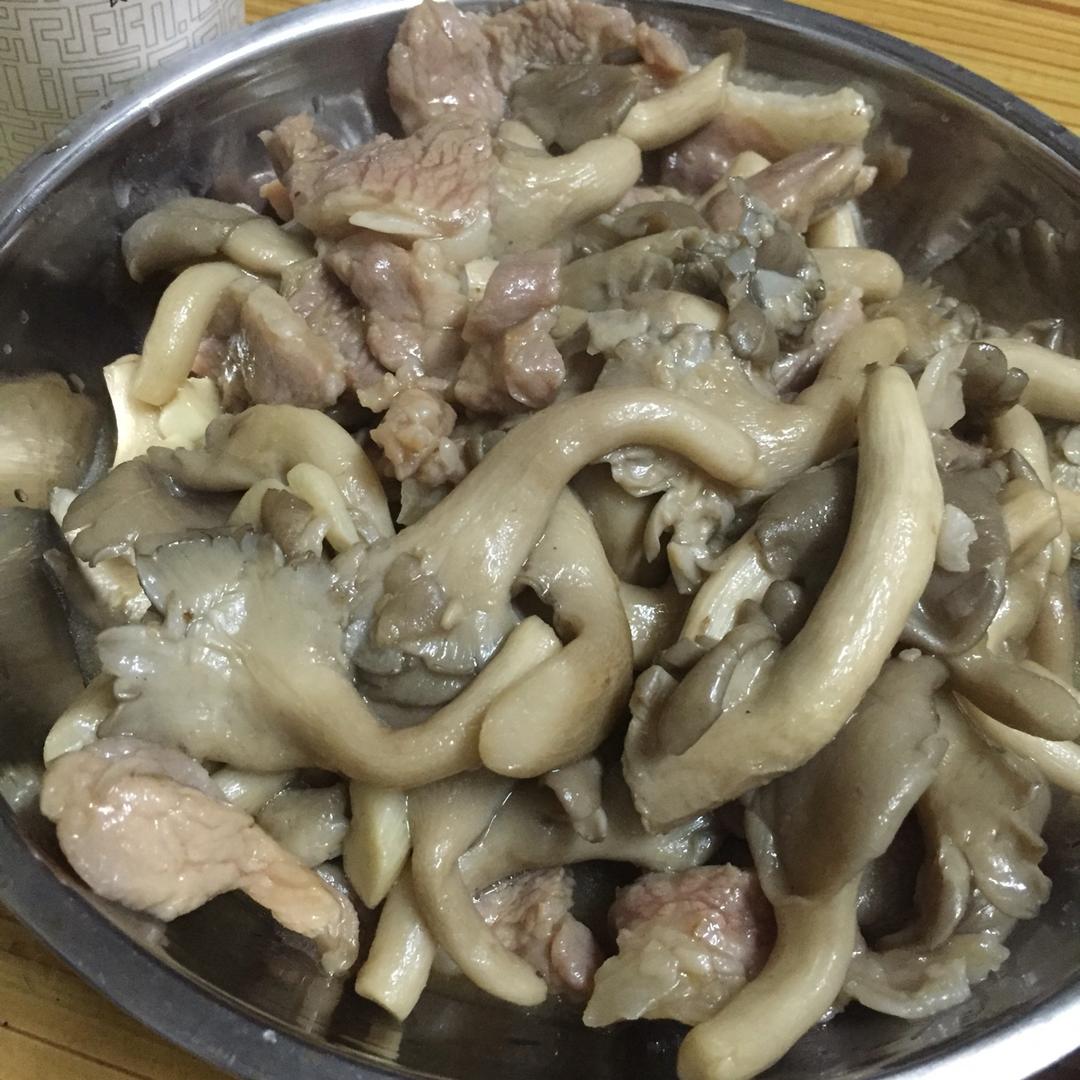 平菇炒肉