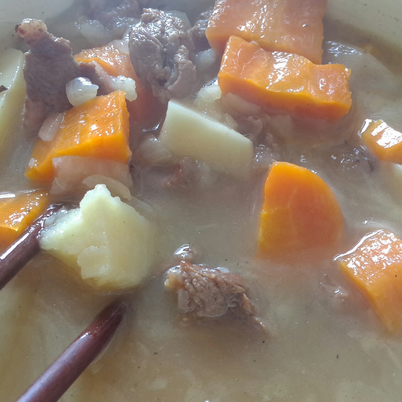 胡萝卜土豆炖牛腩
