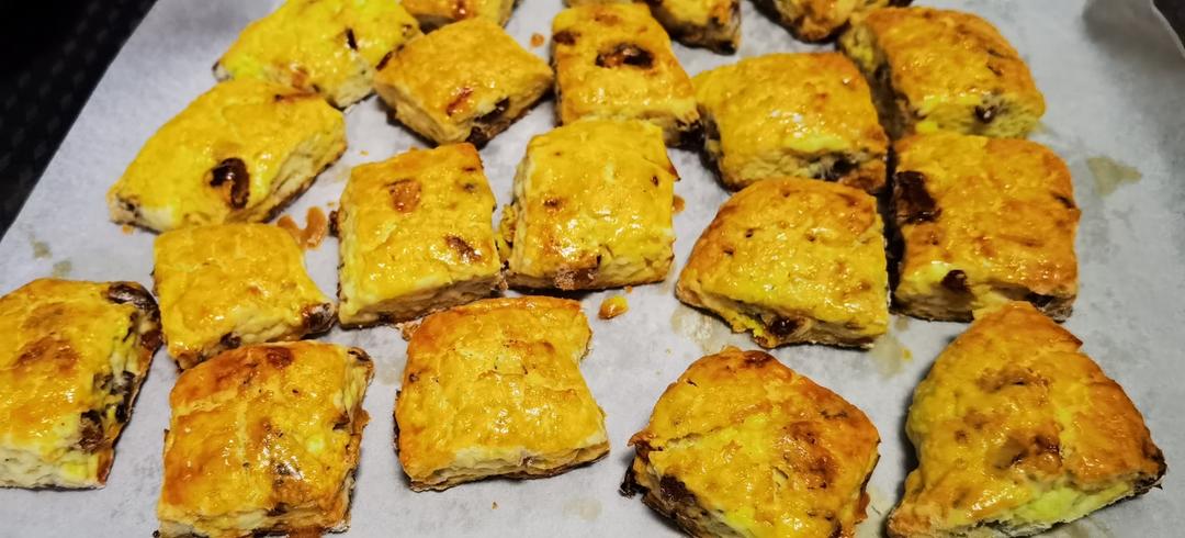 消耗淡奶油的司康