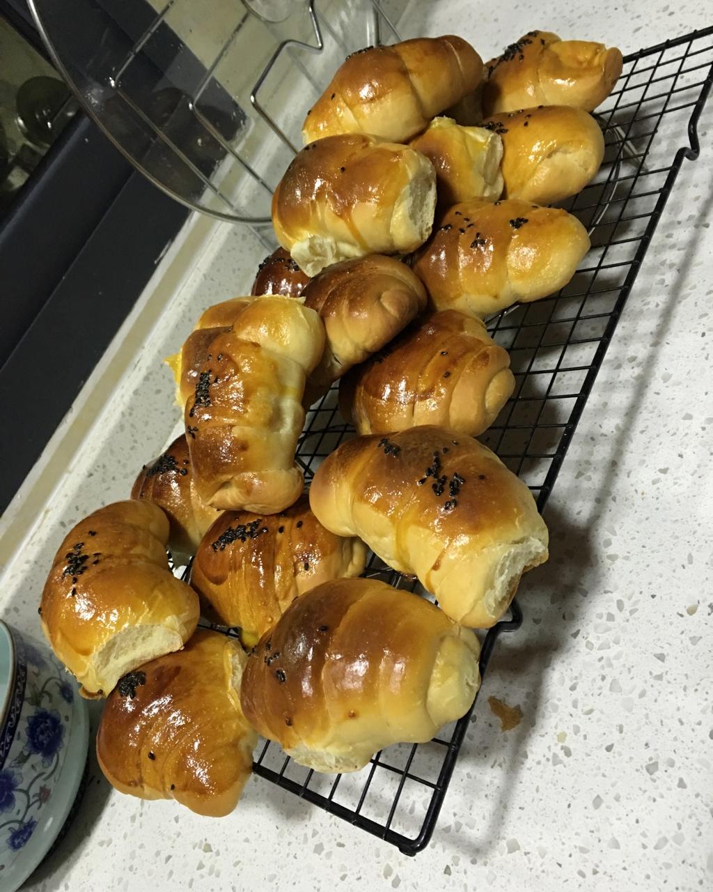 一次发椰子油牛角包