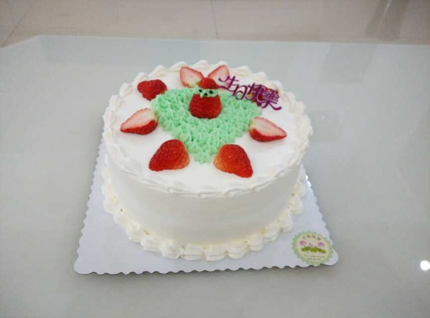 鲜奶油草莓蛋糕