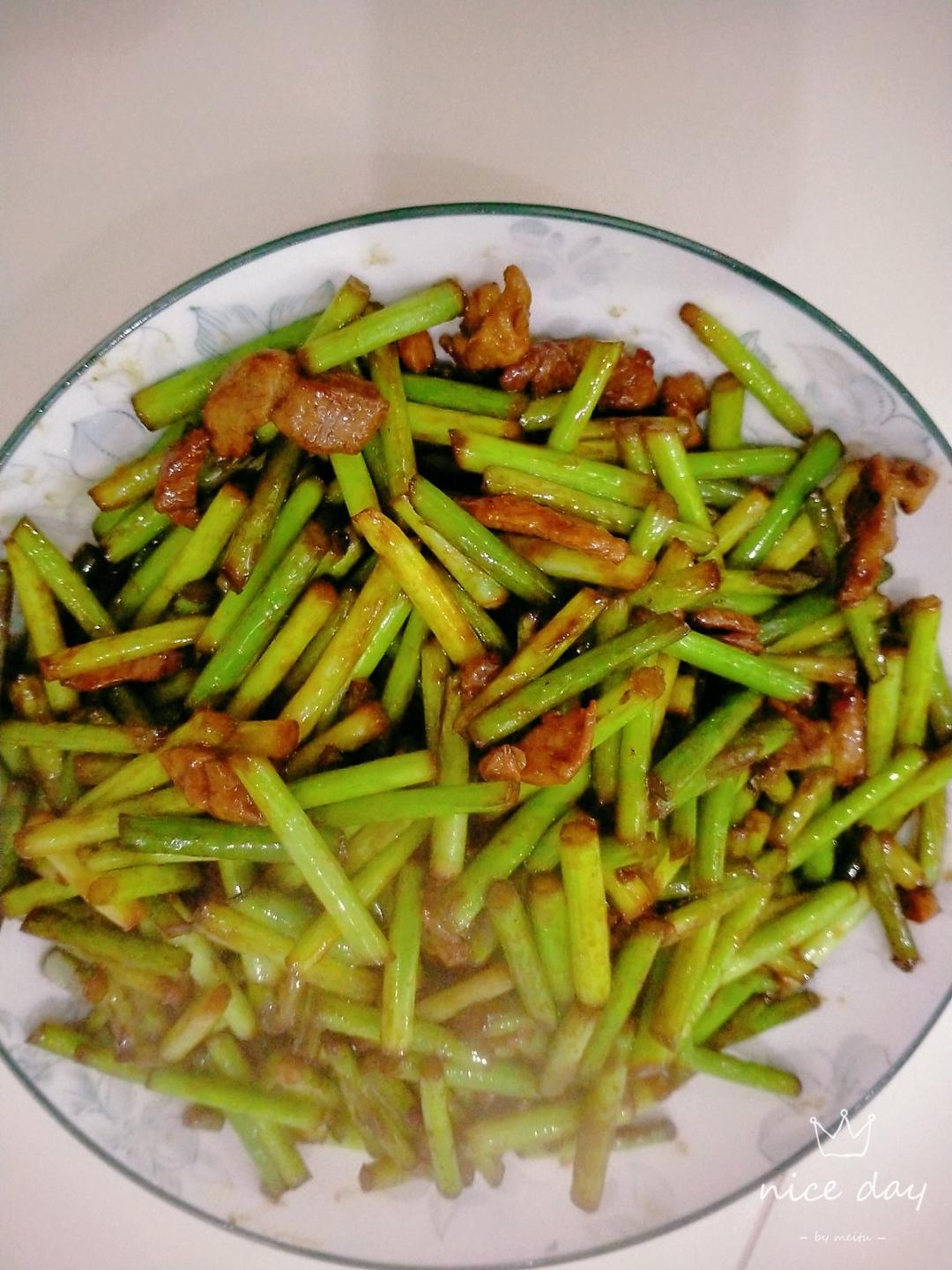 妈妈牌蒜薹炒肉