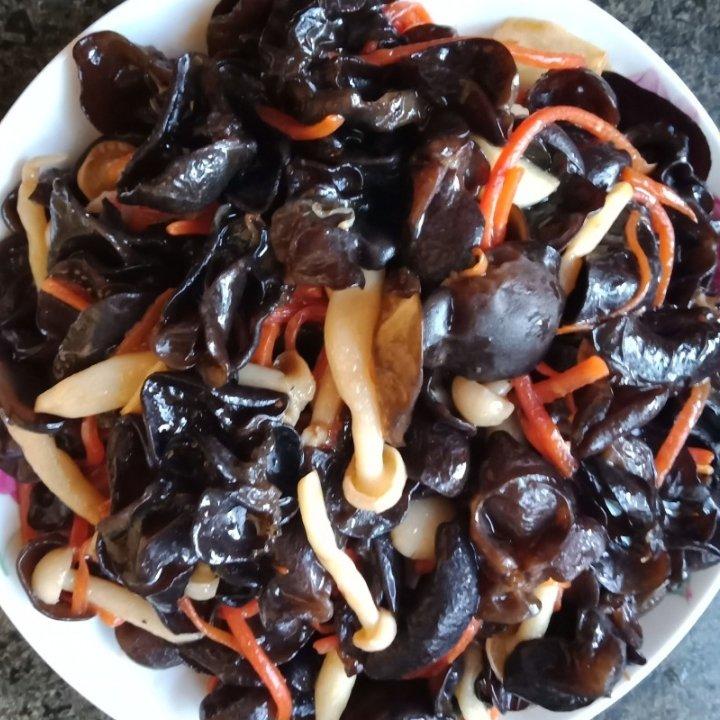 海鲜菇炒木耳