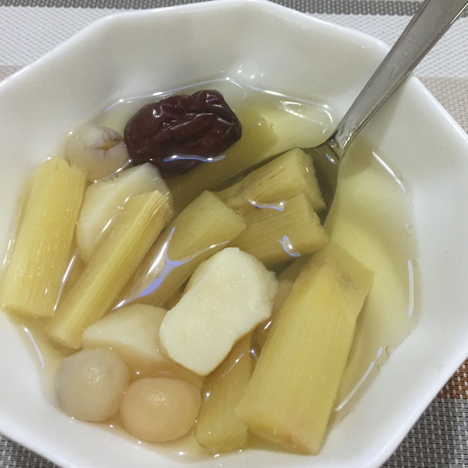 君子宝做的甘蔗马蹄甜汤