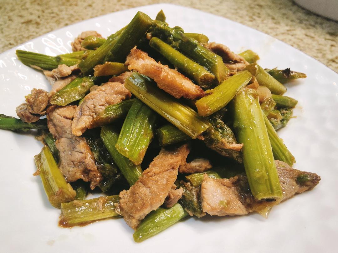 简单快手的芦笋炒肉片