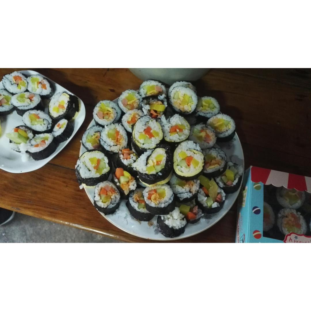 紫菜卷寿司