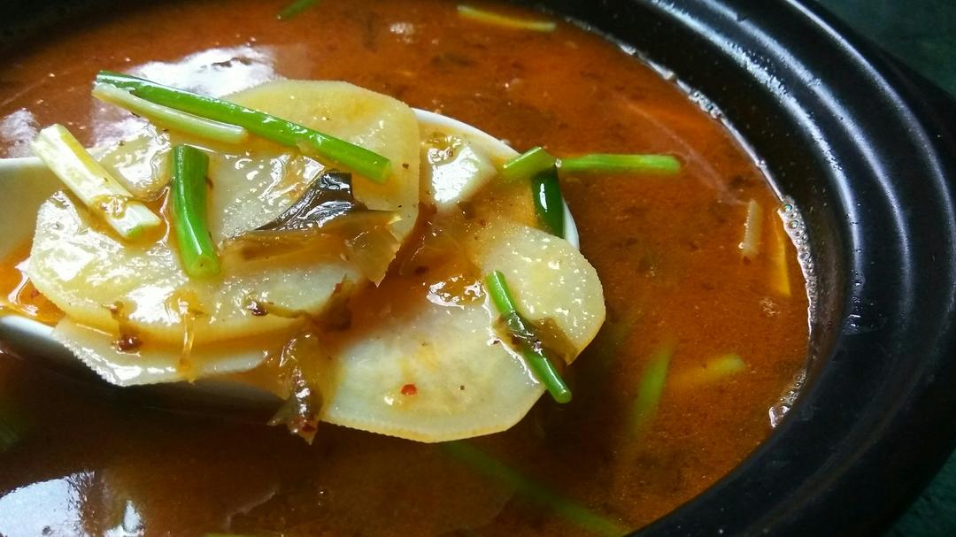 腌菜土豆汤