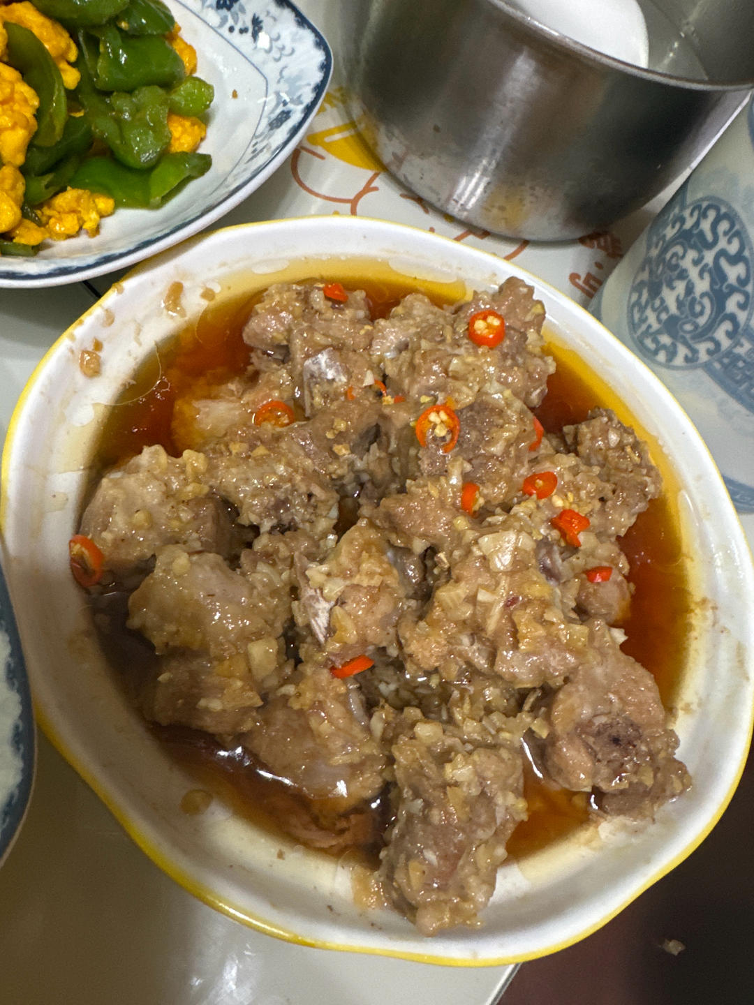 排骨怎么蒸才嫩？第一步先焯水就错了，记住这个窍门排骨嫩滑多汁