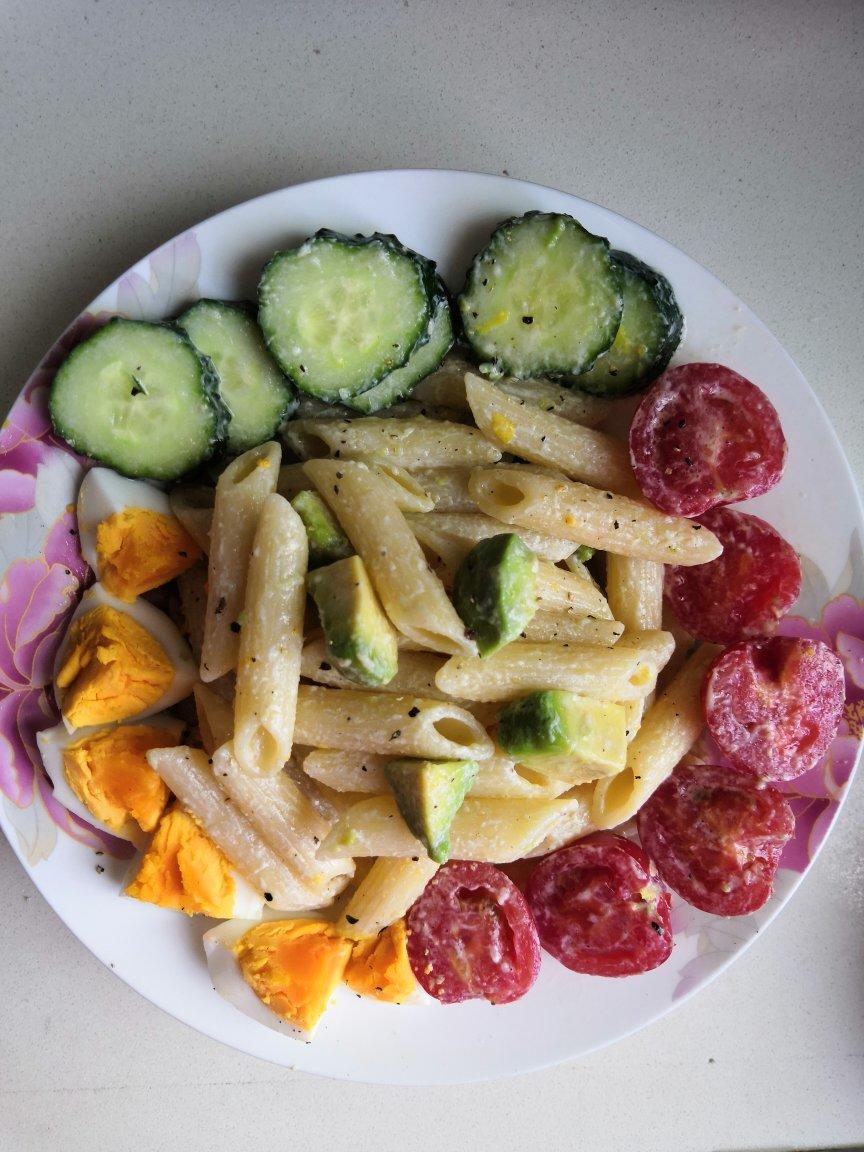 牛油果意面沙拉
