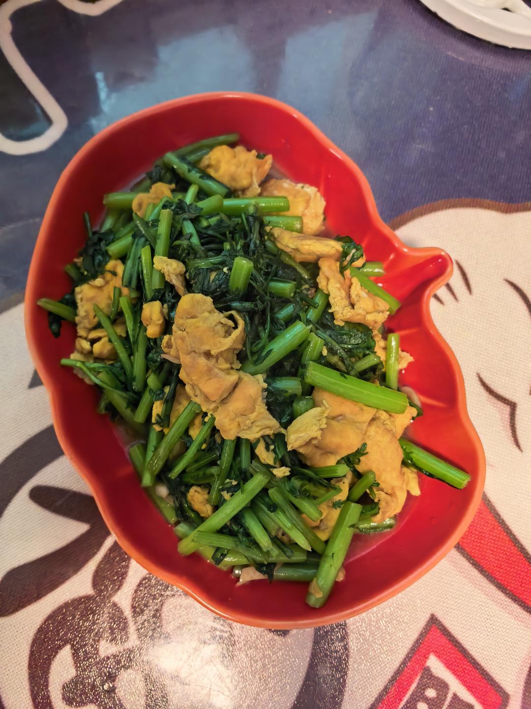 茼蒿炒鸡蛋