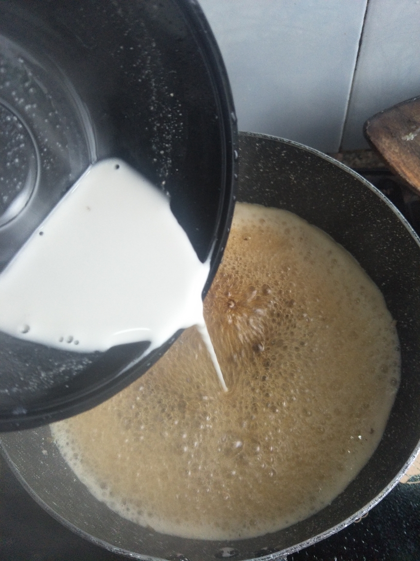 自制米浆肠粉的做法 步骤6