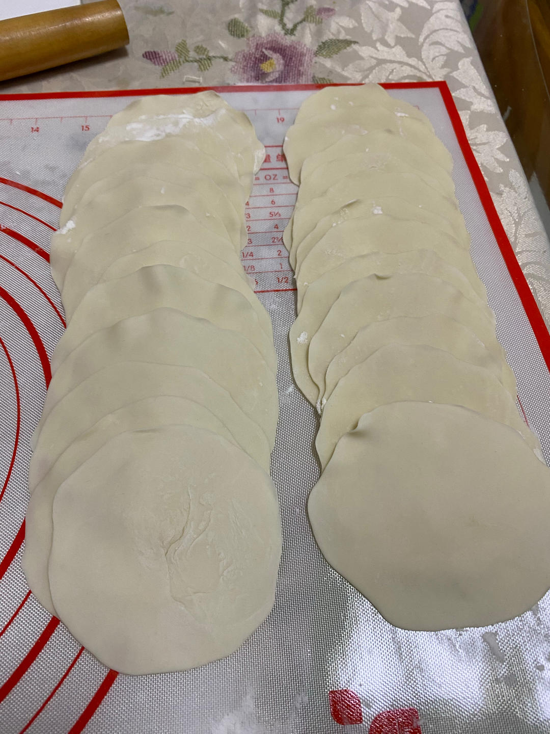 頭露教你面团怎么揉？？饺子皮怎么擀？