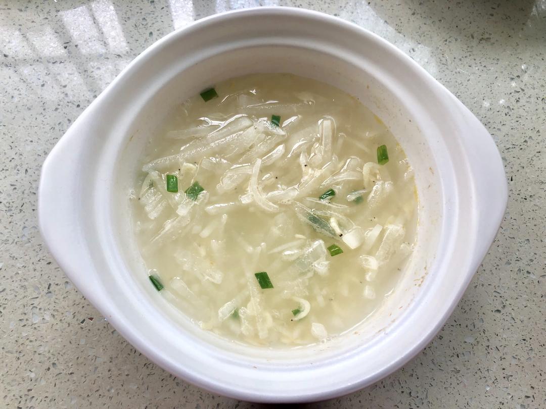 白萝卜丝煲小虾皮汤的做法