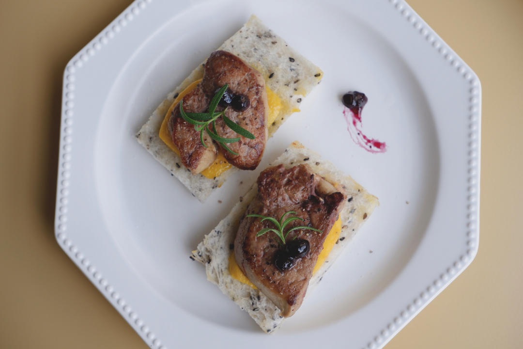 【法式煎鹅肝】只需轻松几步就能做出美味高颜值的法式煎鹅肝