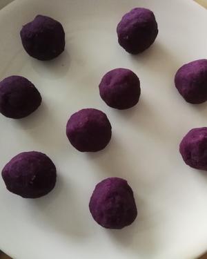 椰丝紫薯球的做法 步骤3