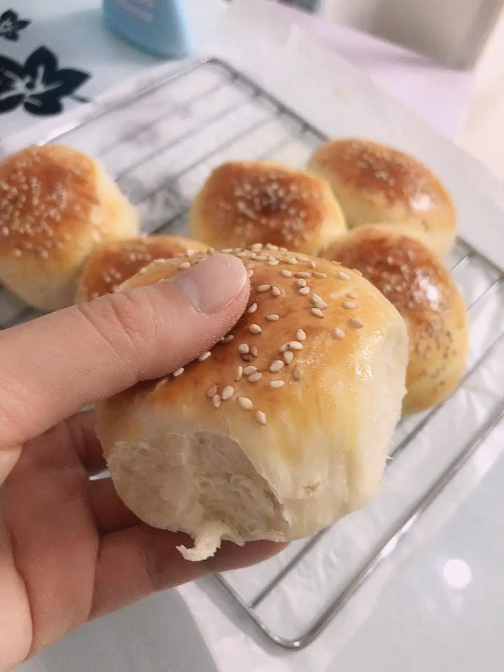 🥛超简单快手，柔软拉丝，一次发酵，牛奶小餐包