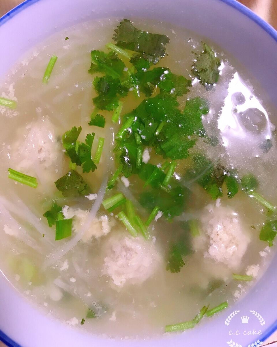 肉丸萝卜丝汤，养生又美味（生姜丸子汤）