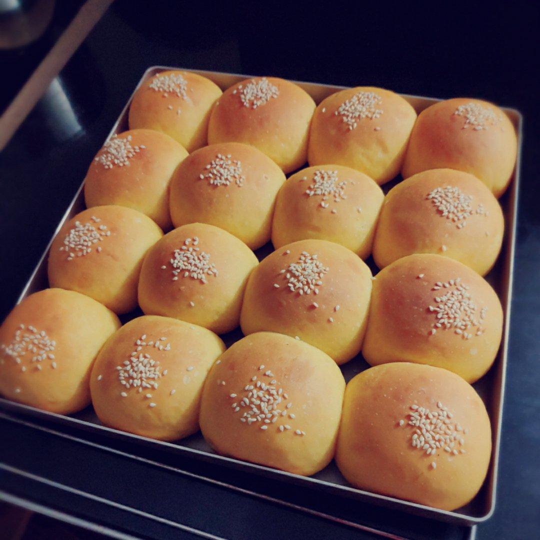 南瓜奶油小餐包（一次发酵）