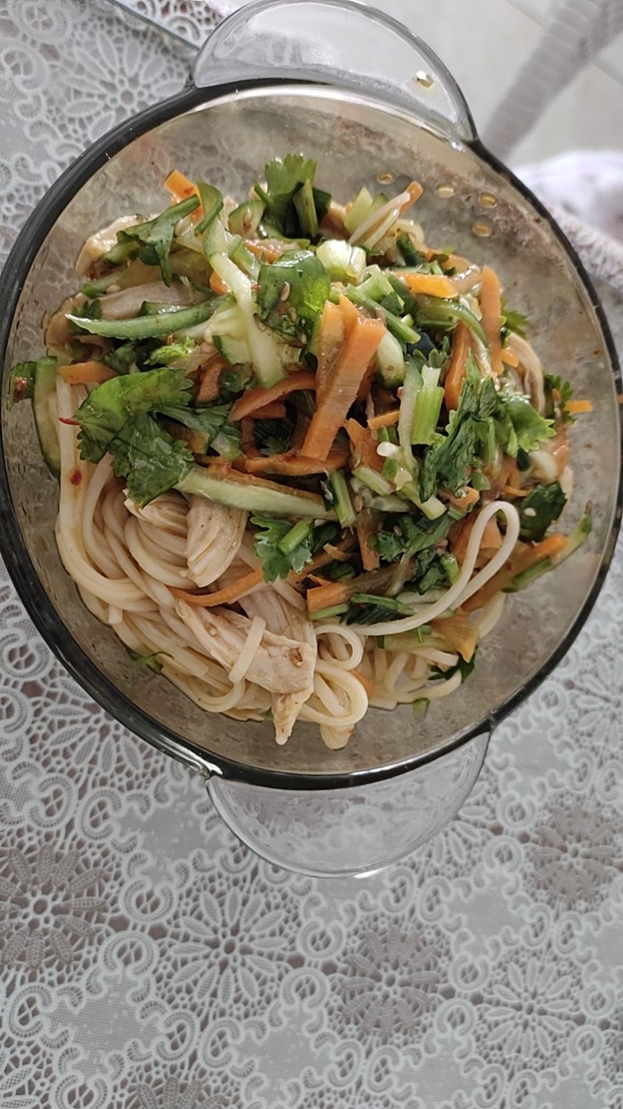 🥒鸡丝凉面
