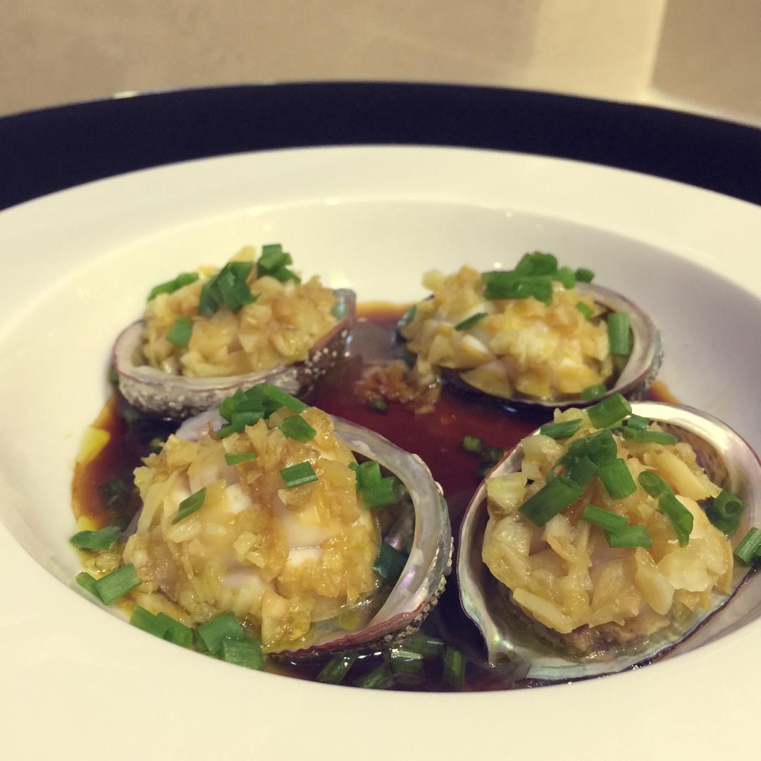 蒜蓉粉丝蒸鲍鱼