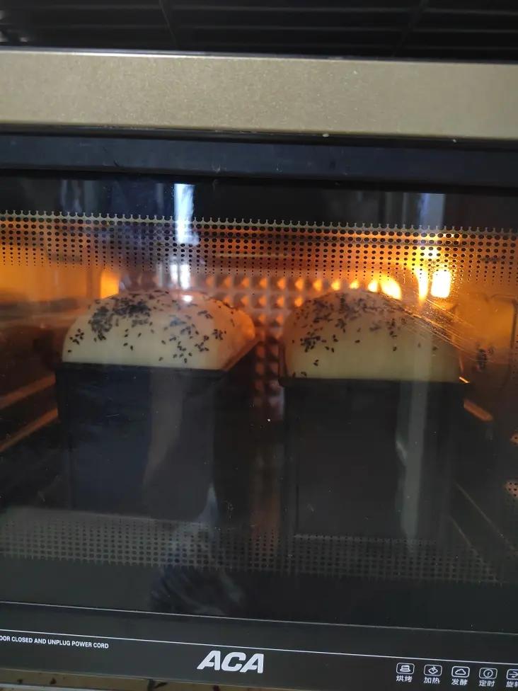 奶香纯粹的重料淡奶油吐司