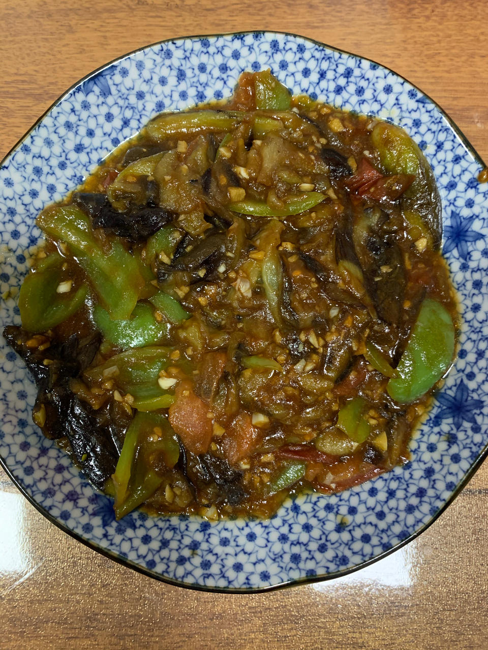 红烧茄子（佐西红柿尖椒）