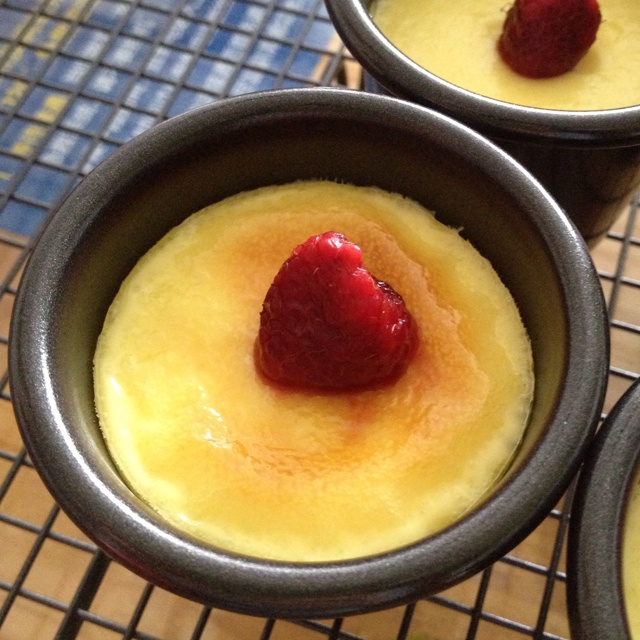 Crèmebrulée。法式烤布雷。焦糖布丁。