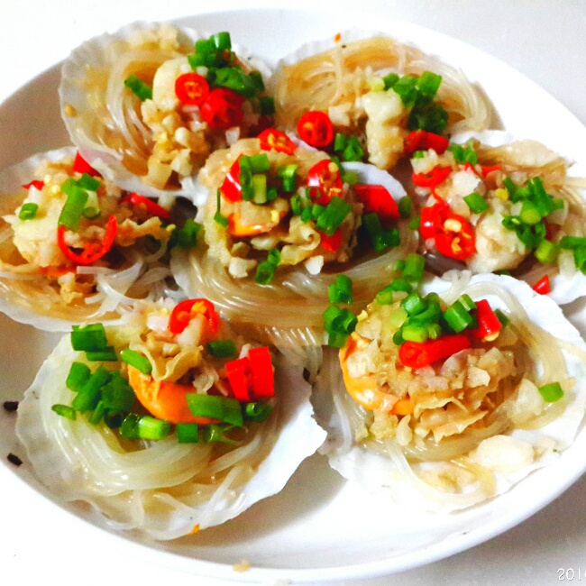 蒜蓉粉丝蒸扇贝