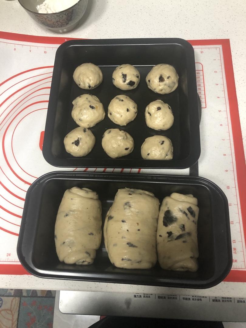 拉丝的普通面粉老面包