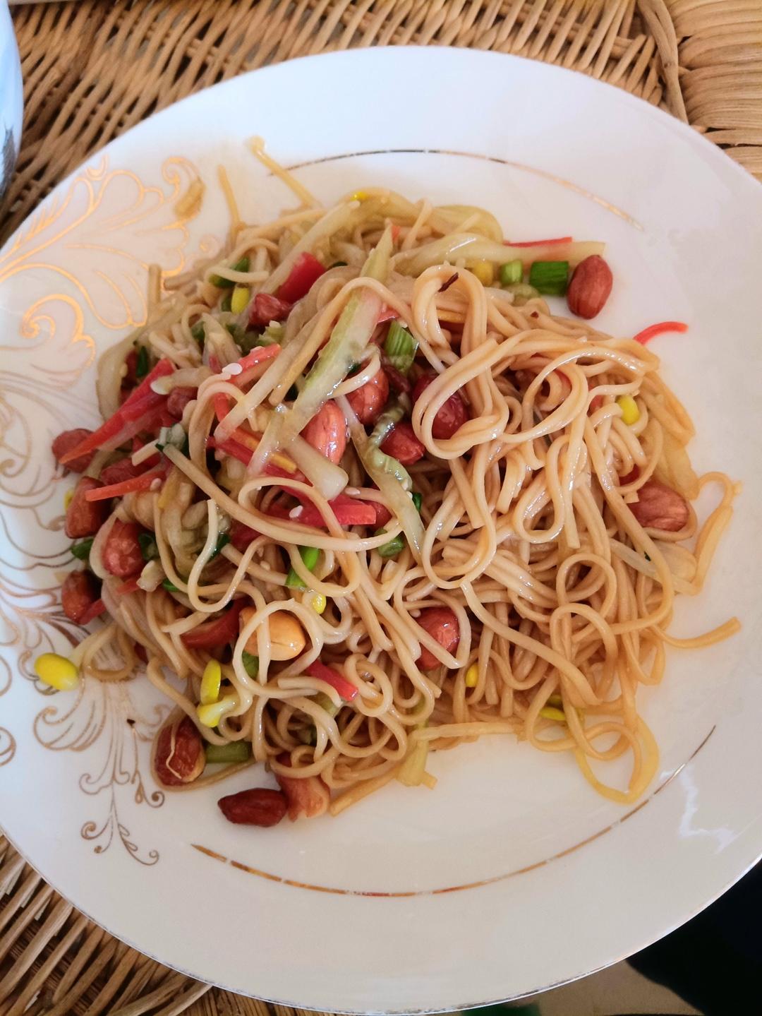 十分钟做好一盘开胃凉拌面～太好吃啦