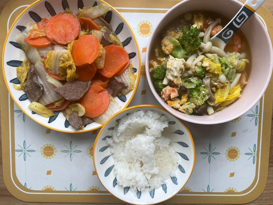 咸蛋黄菌菇豆腐汤