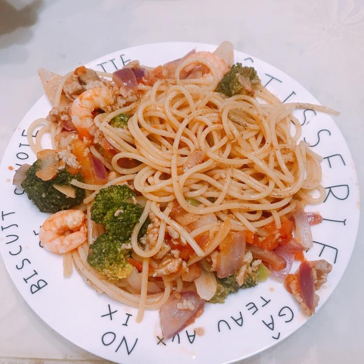番茄肉酱意大利面