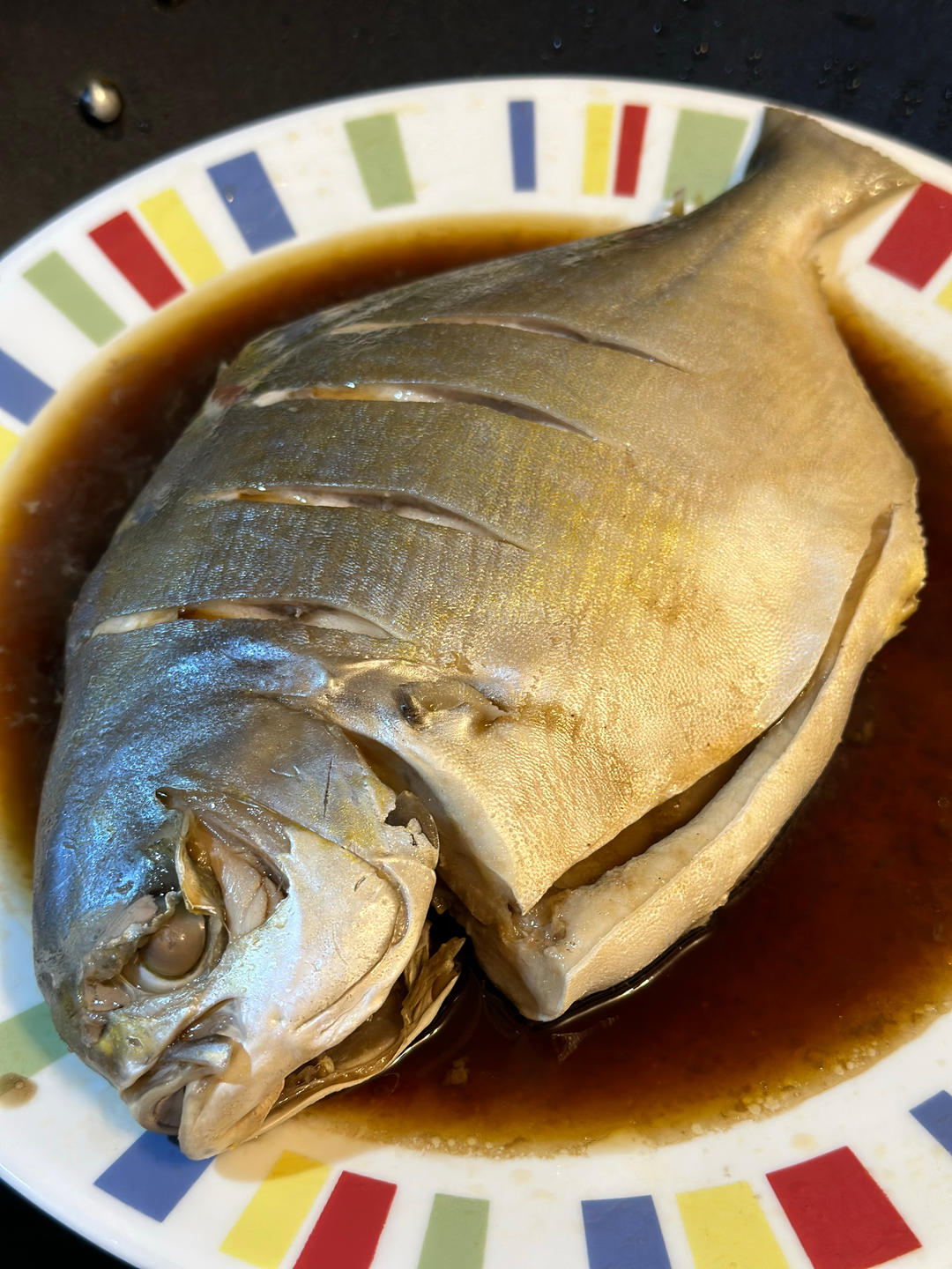 清蒸金鲳鱼，让我们用10分钟做出家宴必备的“年年有余”