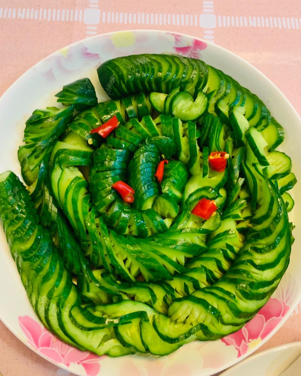 田姐：盘龙凉拌黄瓜