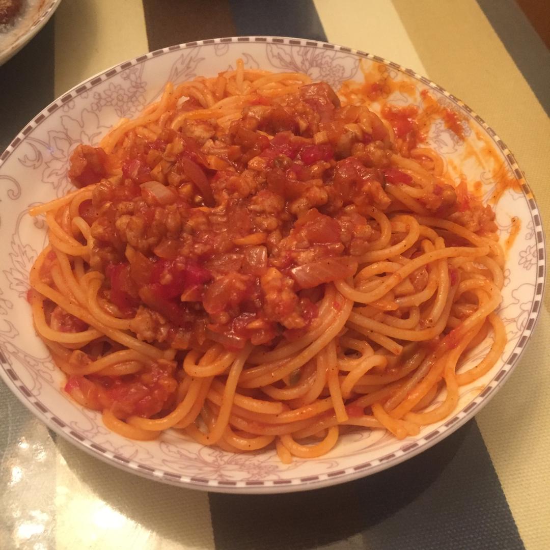 蕃茄蘑菇肉酱意大利面