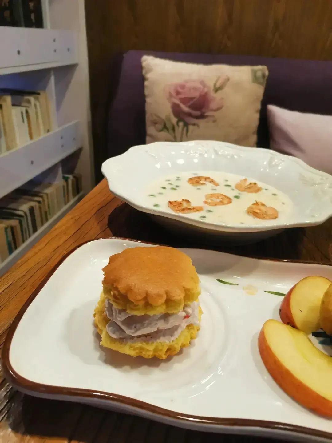 草莓炸弹蛋糕