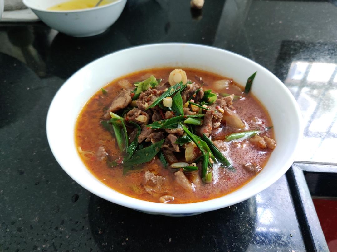 简易版超下饭 蒜苗炒肉（蒜叶炒肉）