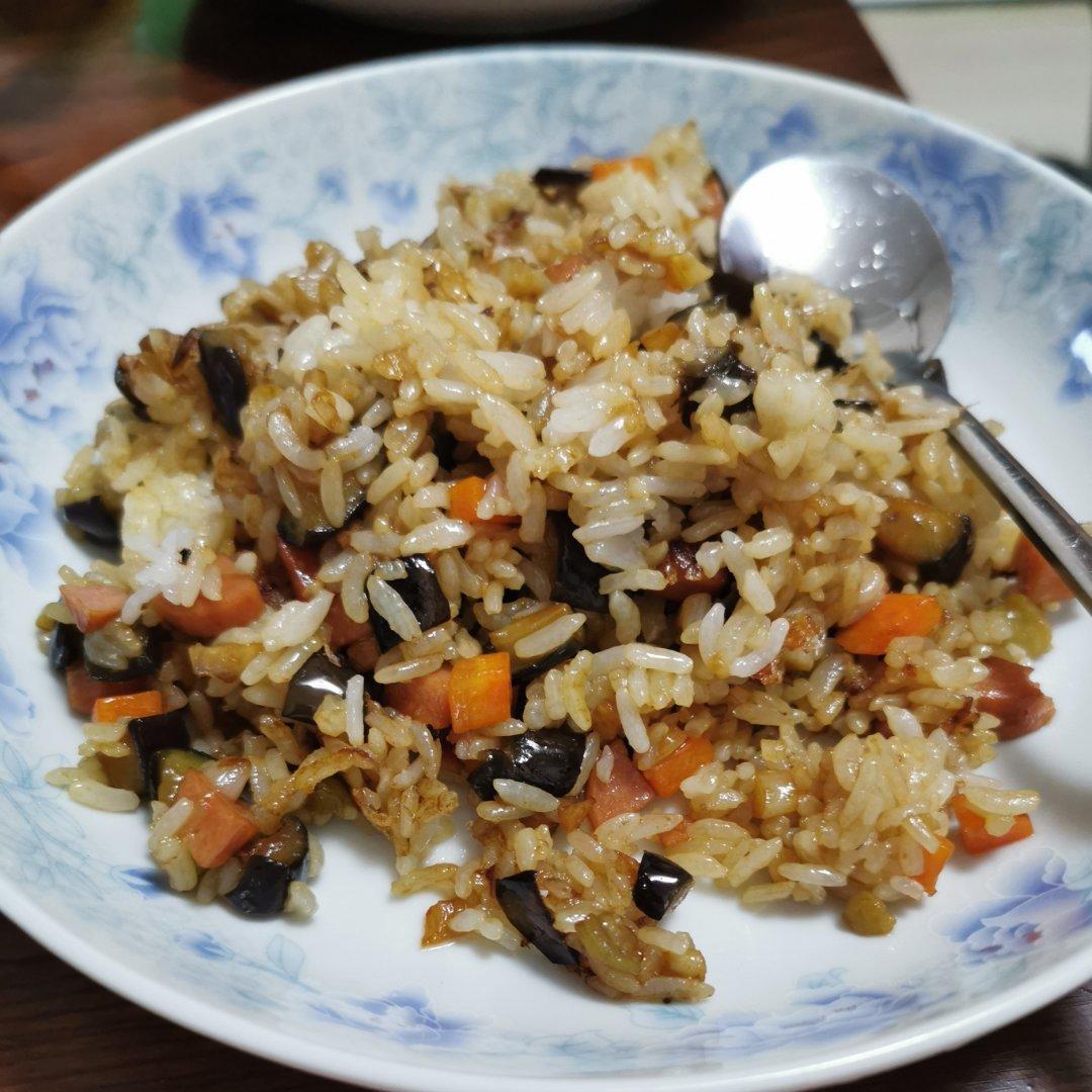 佛系王小蛋做的茄子炒饭
