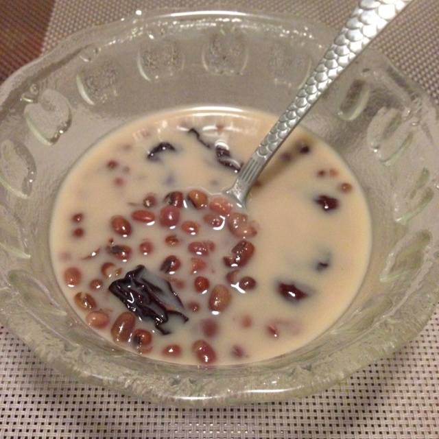 红豆牛奶糖水